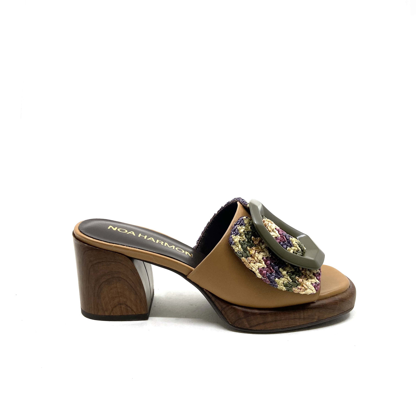 Noa Harmon slipper bruin