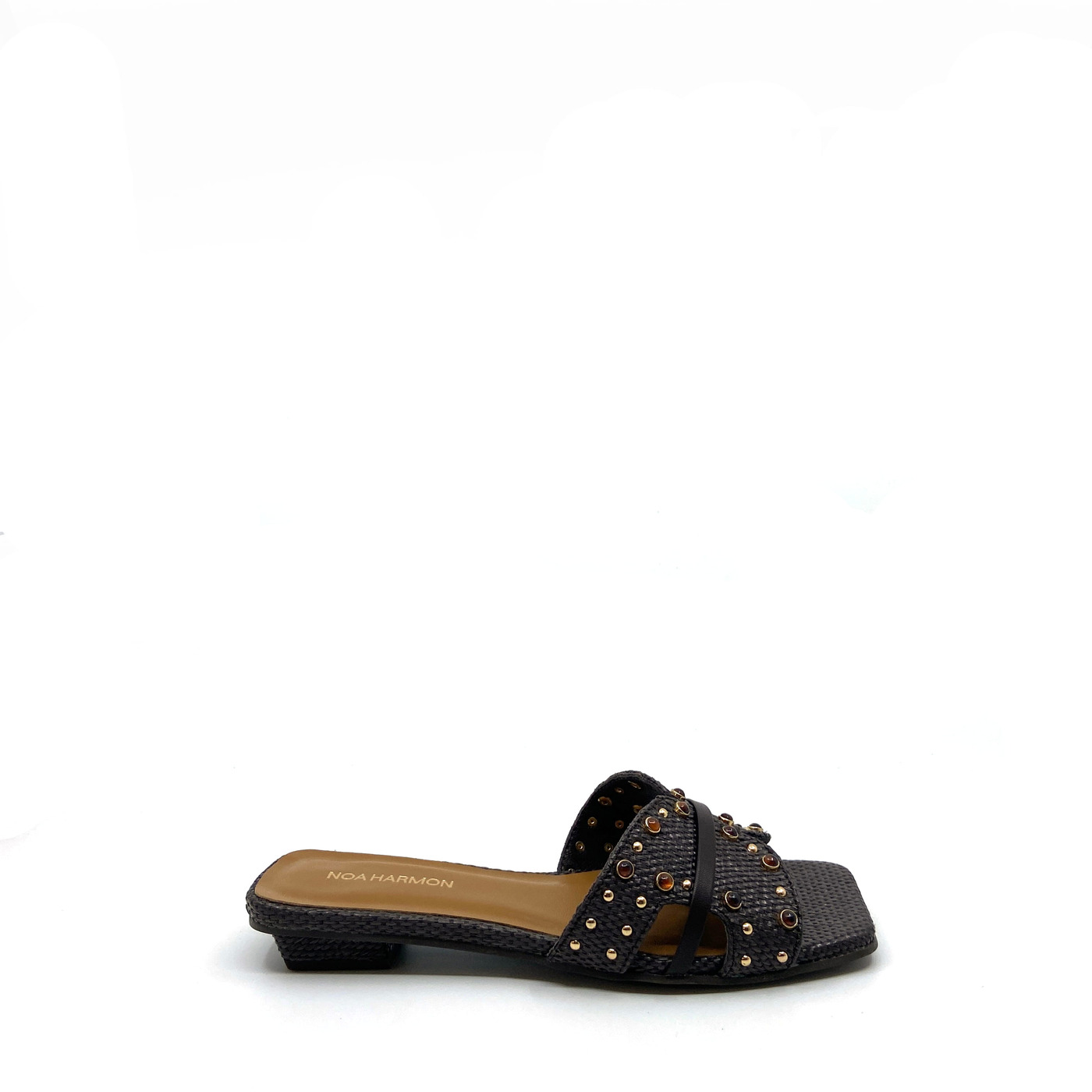 Noa Harmon slipper bruin
